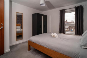 Central Apartment in Belfast City Centre - Sleeps 5 people